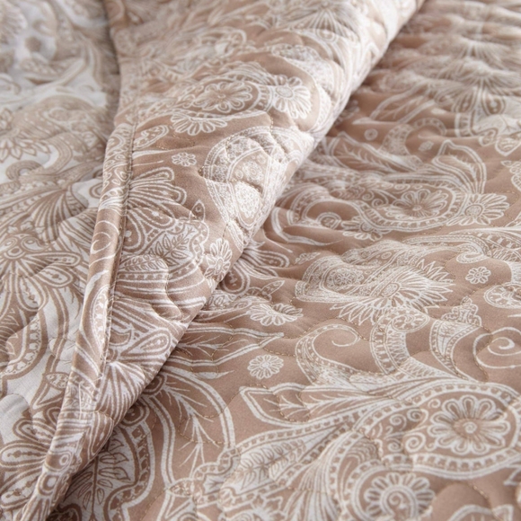 Perfectly Paisley reversible Southshore fine linens 3pc full/Queen quilt set. - Picture 2 of 6